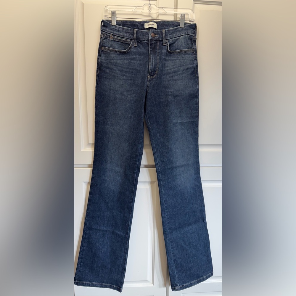 Wrangler Women's BESPOKE Straight Leg Jeans